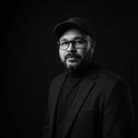 César Gómez - Frontend-focused senior fullstack developer